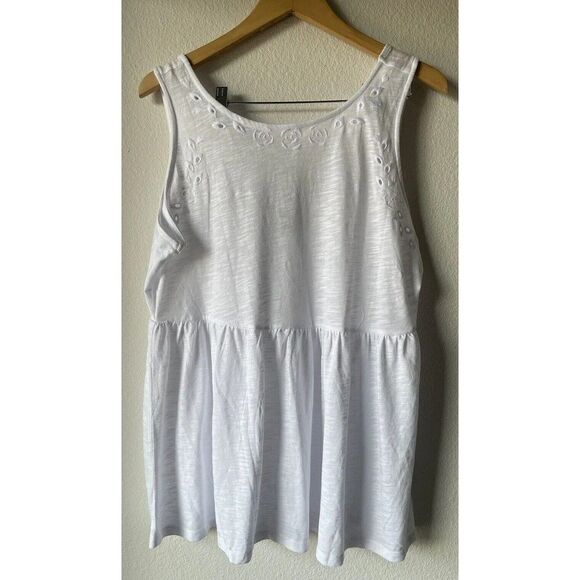 Torrid  White Babydoll Crew Neck Embroidered Eyelet Tie Back Top, 1X - Picture 2 of 8